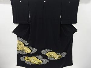 リサイクル　金彩　絞り　松に群鶴模様刺繍留袖(比翼付き)